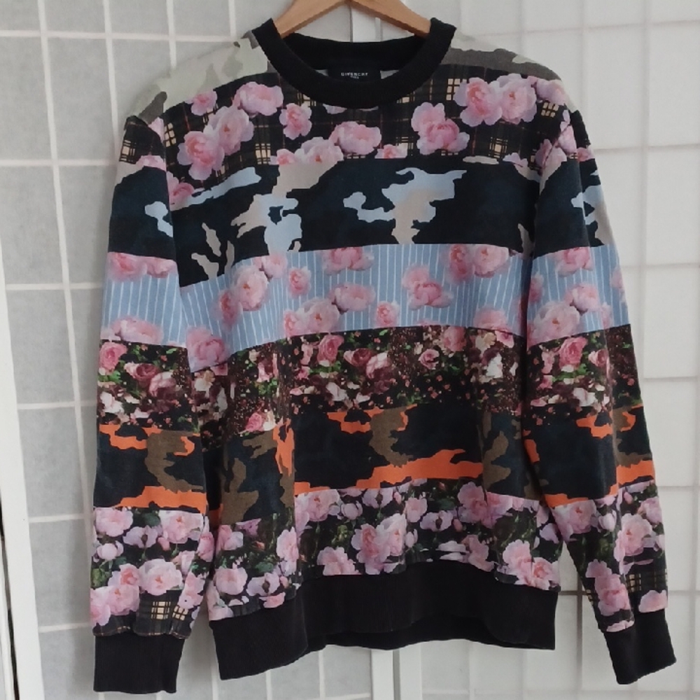 Rare Vintage Men's Givenchy Paris Sweatshirt